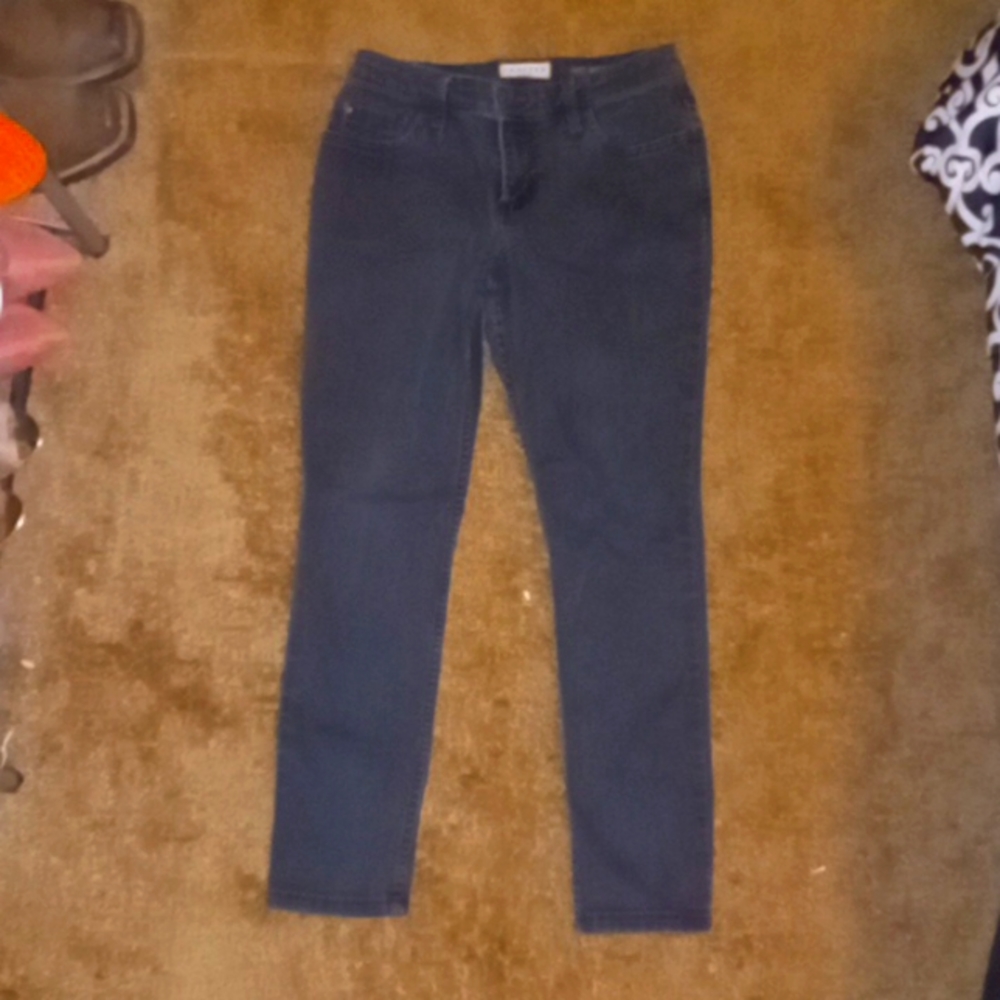 Women's black mid-rise skinny jeans size 6